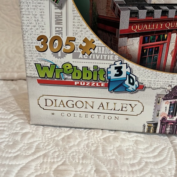 Harry Potter Diagon Alley Wrebbit 3D puzzle, new in package - Picture 2 of 9
